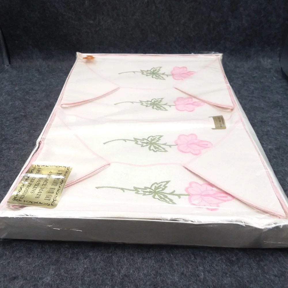 Vintage Pioneer Placemat Set 100% Linen Floral Embroidered Napkins 8 pc‎ NOS